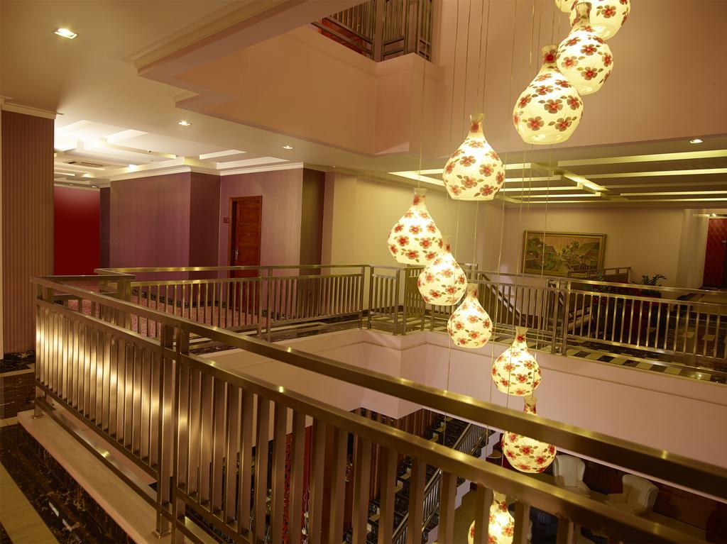 Sahati Hotel Jakarta Exterior foto